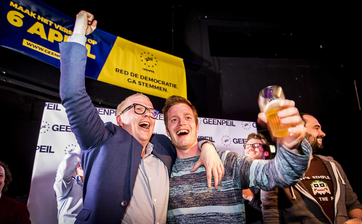 Jan Roos, campagnevoerder tijdens het Oekraïne-referendum, het laatste nationale referendum dat in Nederland werd georganiseerd. Veel gevolgen heeft het niet gehad, maar op lokaal niveau zijn referenda wel degelijk effectief, blijkt uit een promotieonderzoek.  Beeld ANP
