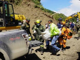 Tientallen busreizigers omgekomen bij aardverschuiving in Colombia