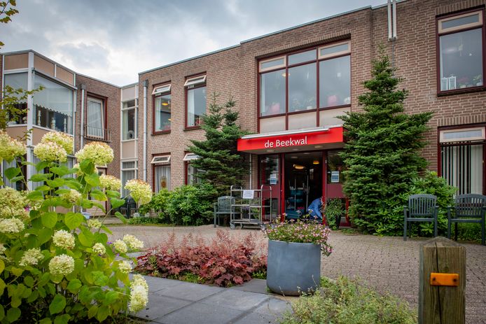 Corona is op zijn retour in het Eerbeekse verzorgingstehuis Beekwal. Bezoekers en vrijwilligers kunnen er sinds gisteren weer terecht.