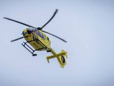Traumahelikopter richting Muiderberg na hevige botsing: twee mensen gewond geraakt