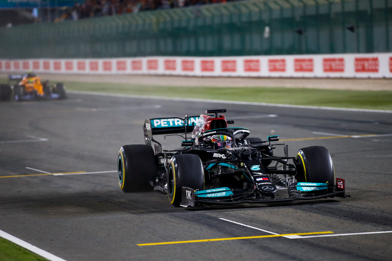 Vainqueur au Brésil et au Qatar, Lewis Hamilton aborde en confiance le GP d'Arabie Saoudite.