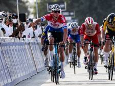 Van der Poel direct de beste bij eerste wegkoers 2021: ‘Ik had dit ook niet verwacht’