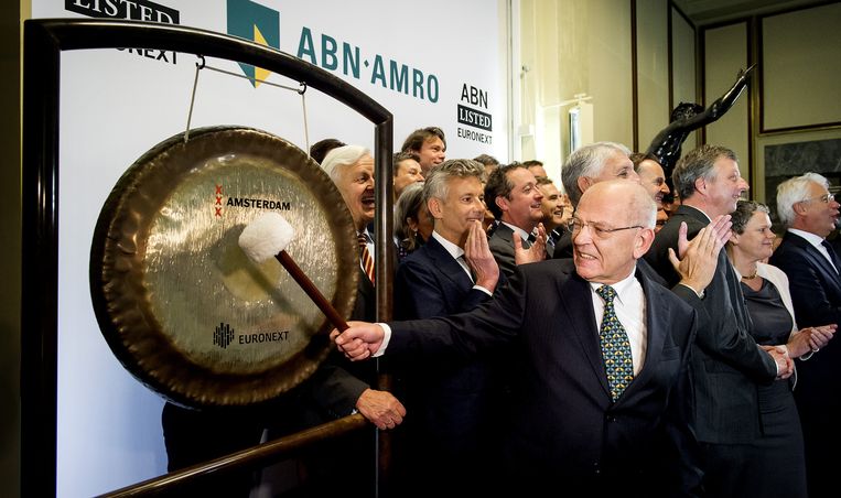 Gerrit Zalm opende met een gongslag de beursgang van ABN Amro in 2015.  Beeld ANP