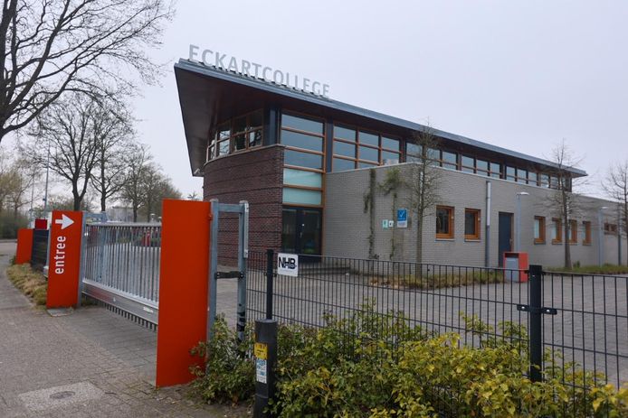 Eckart College in Eindhoven dicht vanwege anonieme tip | 112 nieuws Eindhoven | ed.nl