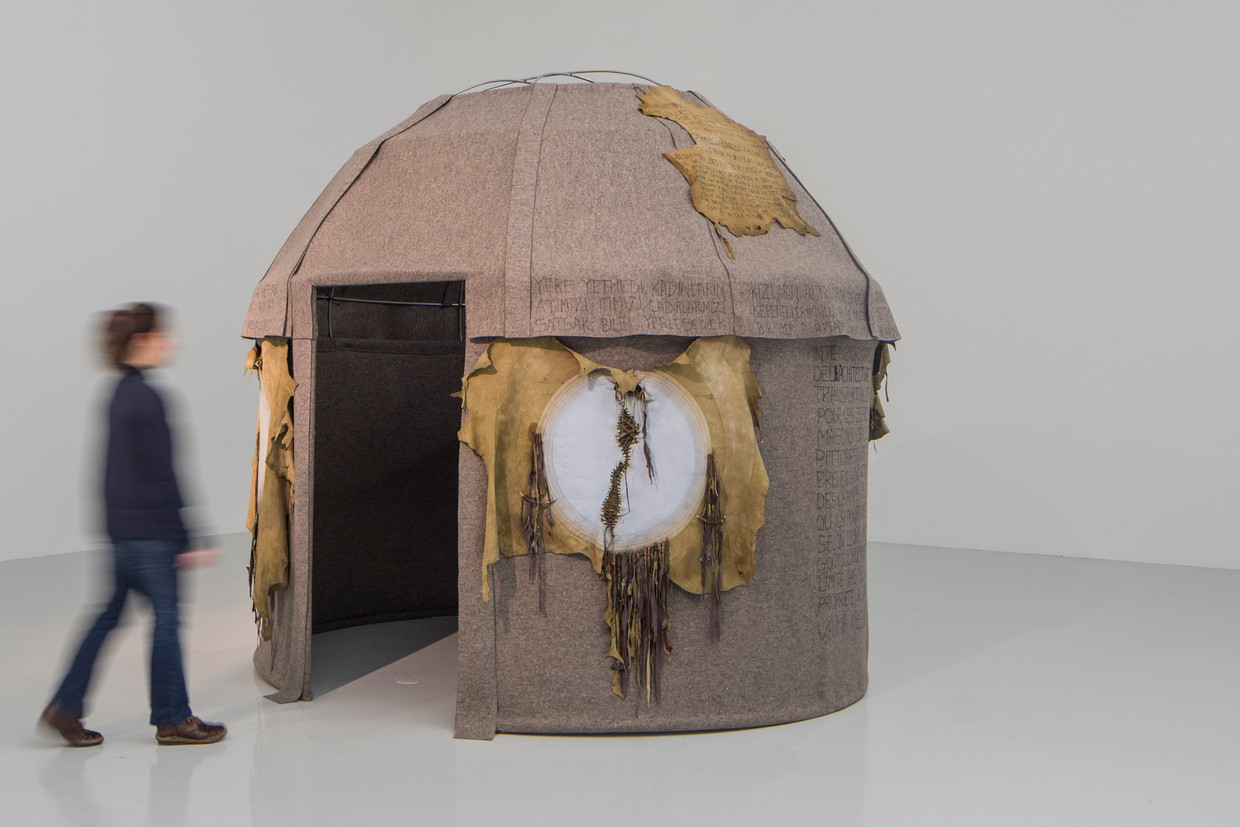 Nil Yalter, Topak Ev (Yurt) (1973) Beeld Eric Chenal, Santralistanbul Collection