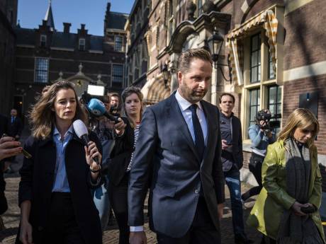 De omstreden mondkapjesdeal: politici buigen snel uit angst voor slechte pers