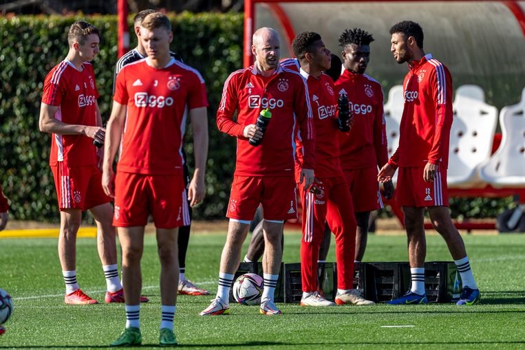 De selectie van Ajax tijdens de training in Portugal. Beeld Pro Shots / Marcel van Dorst