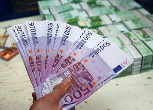 matig Overeenkomend cap Drie redenen waarom het 500 euro biljet verdwijnt | Economie | AD.nl