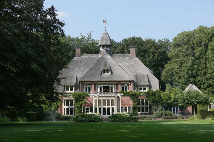 De villa in Laren wacht op een nieuwe eigenaar.