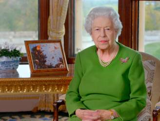Queen geeft verrassend emotionele speech op klimaattop: “Veel lof voor Philip, geen woord over Harry”