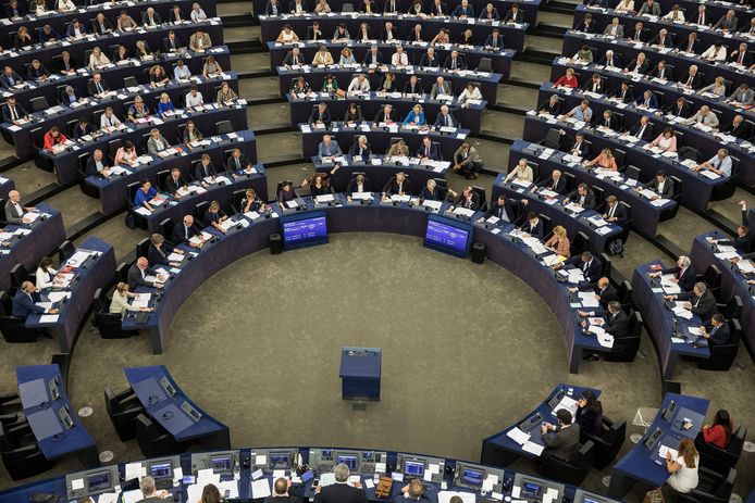 Gisteren moest het Europees Parlement stemmen in Straatsburg of er al dan niet opgetreden zou worden tegen Hongarije.