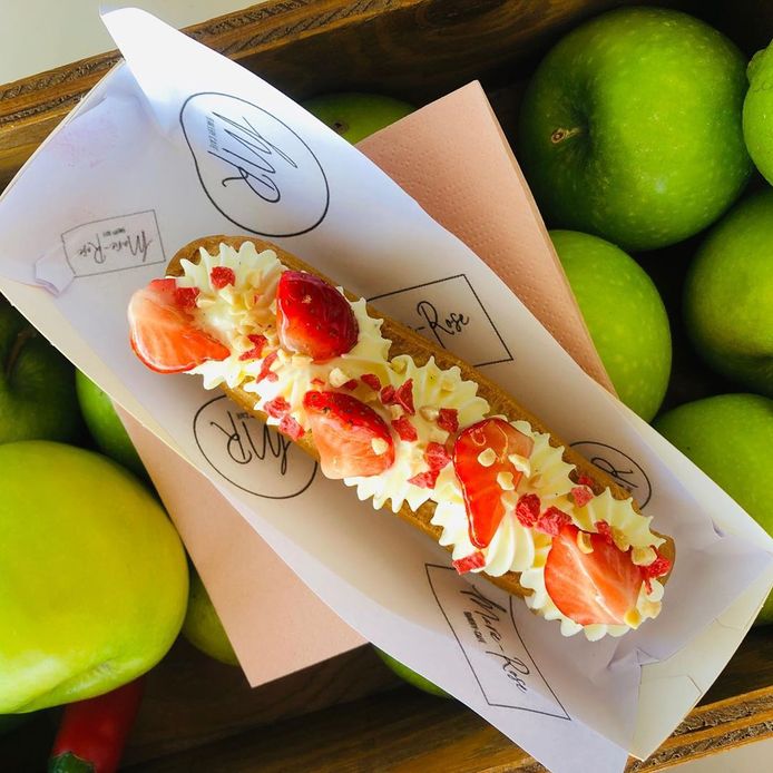 Een eclair met aardbei, één van de vele creaties van Ruben