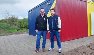 Kapotte jongerenbus heeft in Gilze eindelijk opvolger met Unit: ‘Hier kunnen we toffe dingen doen’