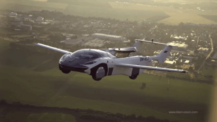 L’AirCar, un véhicule voiture-avion.