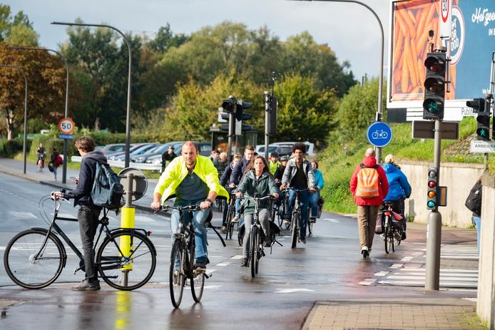 Het kruispunt van de Arbeidersstraat met de Roderveldlaan