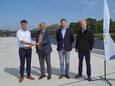 De River Terminal Roeselare heeft een uitbater. We zien Nicola Samyn (CEO Transferium), Jean de Bethune (POM), Johannes Lagasse (CEO Multi Logistic Group) en Pieter Decloedt (POM)