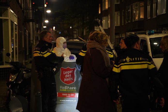 Een 49-jarige Hagenaar kreeg het aan de stok met een groepje jongeren en werd daarbij neergestoken. De man raakte ernstig gewond.