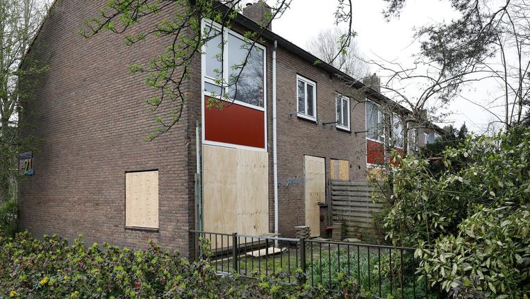 Het Openbaar Ministerie heeft beslist dat de kraak van de woningen in de Rudolf Dieselstraat binnen acht weken moet worden beëindigd. Beeld anp