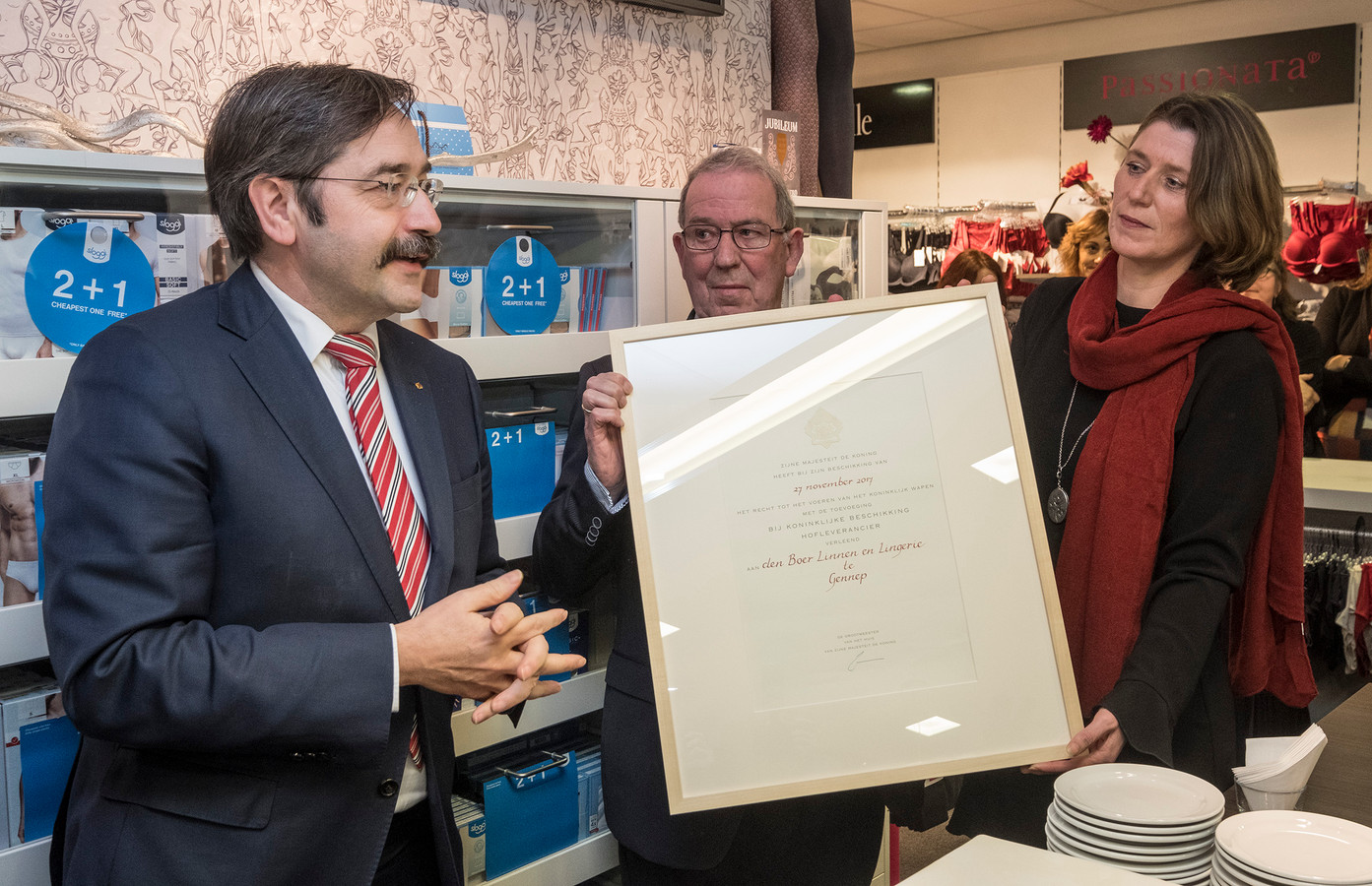 Joop Den Boer Linnen En Lingerie In Gennep Vanaf Nu Koninklijk Foto Gelderlander Nl