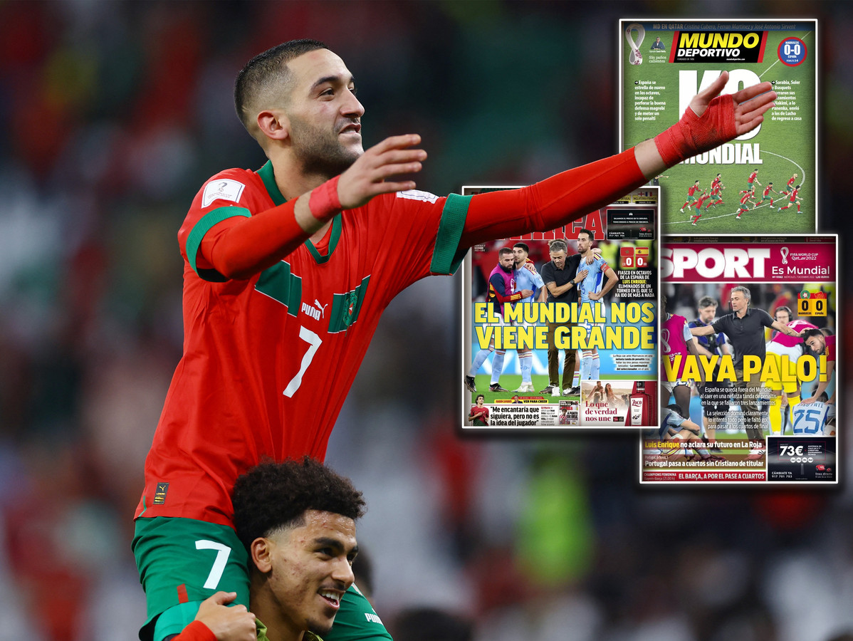 Hakim Ziyech op de schouders van Zakaria Aboukhlal.