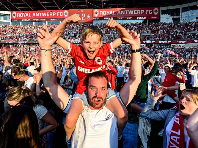 Van euforie naar teleurstelling en weer terug op de Bosuil na overwinning tegen Genk: “Morgen gaan werken? Ben je gek!”