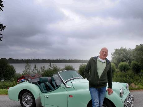 Elias (72) belandde tijdens rally met zijn Aston Martin in het ravijn, nu heeft hij een iets vriendelijkere bak