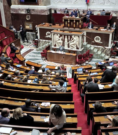 Le Parlement français adopte définitivement le projet de loi instaurant le pass vaccinal