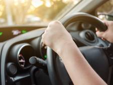 Hou jij je stuur nog altijd bovenaan vast? Niet doen, waarschuwen specialisten