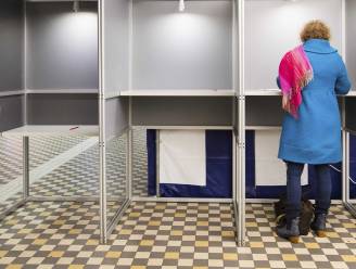 Nederlanders kiezen nieuwe gemeenteraden en stemmen over "aftapwet"