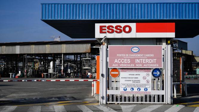 Franse overheid vordert stakend personeel van oliedepot op om brandstoftekorten tegen te gaan