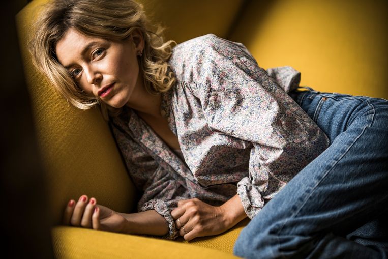 ‘Door mijn zwangerschap had ik eindelijk supergrote borsten: féést!’ Beeld Diego Franssens