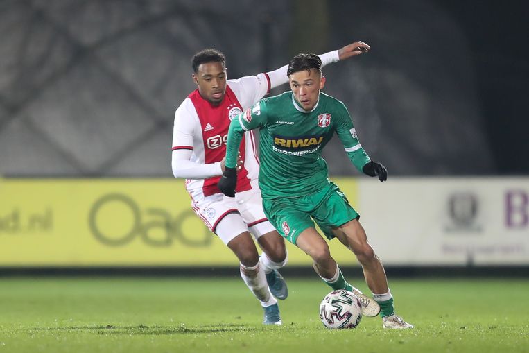 Jong Ajax aan kop na zege op FC Dordrecht | Het Parool