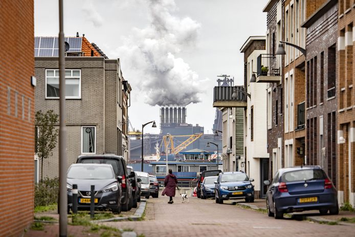 Tata Steel gezien vanuit IJmuiden.