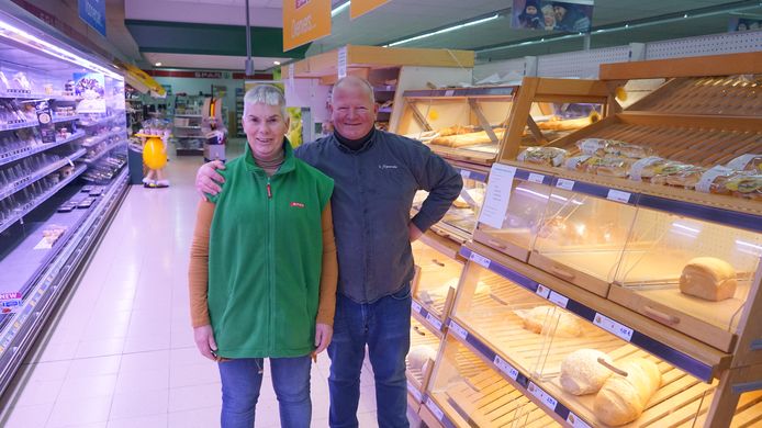 Ingrid en Rudy nemen na 22 jaar afscheid van hun buurtsupermarkt 't Sparreke.
