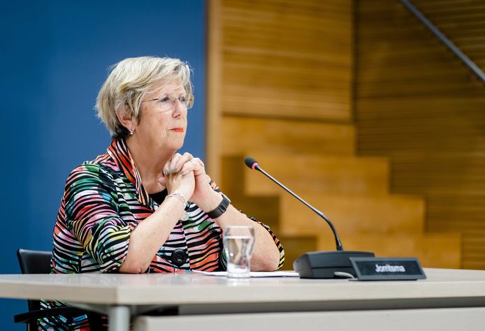 Oud-minister Annemarie Jorritsma (Economische Zaken) wordt onder ede gehoord in de enquêtezaal van de Tweede Kamer tijdens de derde dag van de openbare verhoren van de parlementaire enquetecommissie over aardgaswinning in Groningen.