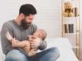 Deze vaders hadden een huilbaby: ‘Mijn haren staan nog recht overeind bij babygehuil’