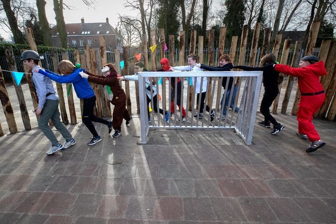 Leerlingen mochten zelf speeltoestellen kiezen en velen kozen voor goaltjes.