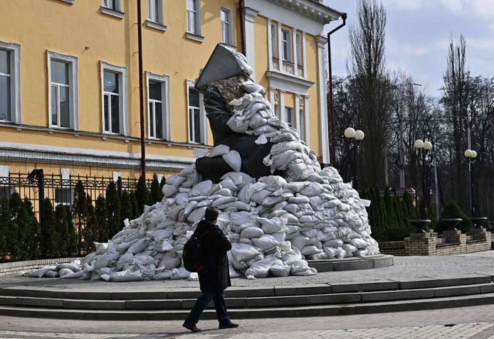 Standbeeld van Mykhailo Hrushevsky in Kiev