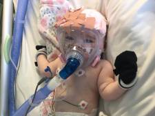 Baby met hartafwijking heeft corona: ‘Blijf thuis, doe het voor onze Erin’