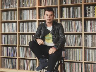 Britse dj Paul Oakenfold aangeklaagd voor seksueel wangedrag: “Hij masturbeerde in bijzijn van assistente”