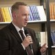 Opnieuw verdacht overlijden: Russische minister wordt plots onwel op vliegtuig