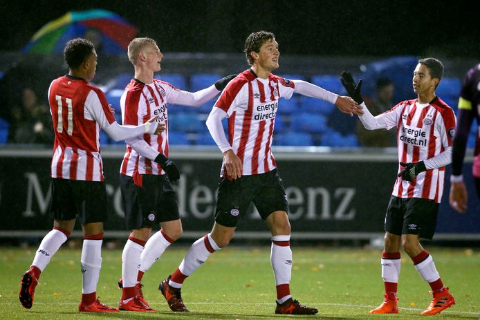 Jong PSV-ers Donyell Malen, Albert Gudmundsson, Sam Lammers en Mauro Junior