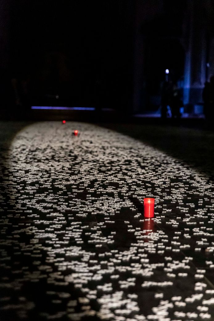 Vredesinstallatie in de Minderbroederskerk in Sint-Truiden.