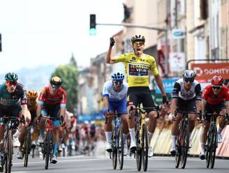Geel, groen én tweede ritzege: beresterke Laporte zet bloedvorm in de verf, Bennett en Groenewegen gedeclasseerd na onreglementaire sprint 