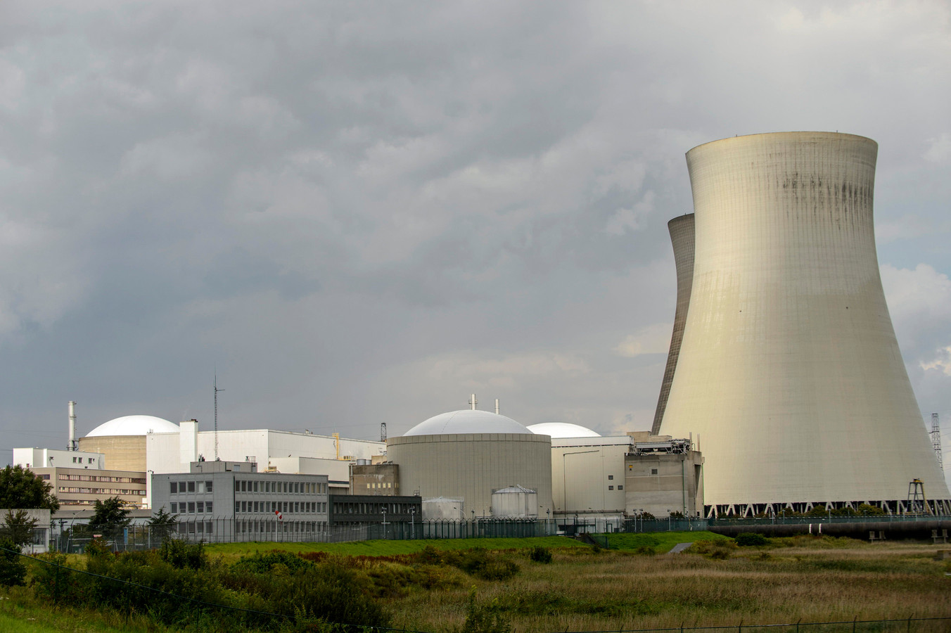 Une petite explosion a retenti samedi soir, peu avant 23 heures, à la centrale nucléaire de Doel. Elle a été suivie d'un incendie dans le transformateur du réacteur n°1 qui a duré une vingtaine de minutes