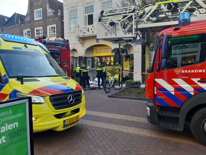 Kietelen zitten Voorbijgaand Vrouw die zware brandwonden opliep bij brand boven Intertoys in Almelo  overleden | Almelo | tubantia.nl