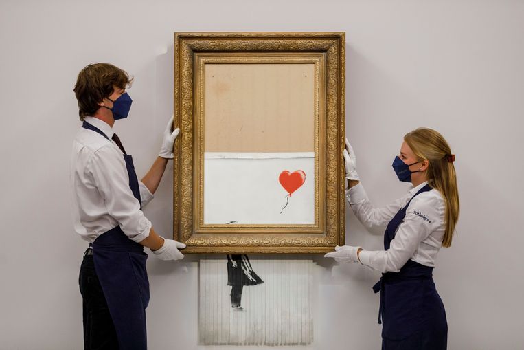 Lukisan Banksy yang robek sebagian dijual di lelang seharga 22 juta euro