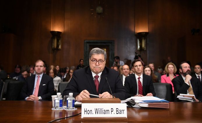 De Amerikaanse minister van Justitie William Barr getuigt voor het gerechtelijke comité in de Senaat.