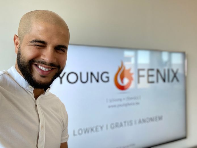 Khalid El Hatri (35) richtte Young FENIX op om jongeren te helpen tijdens de coronacrisis.