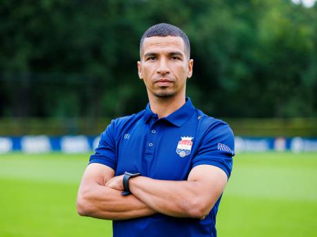 Wéér een wisseling bij chaotisch Willem II Onder-21: bliksemvertrek De Haan, Hadouir zesde (!) trainer in krap twee jaar